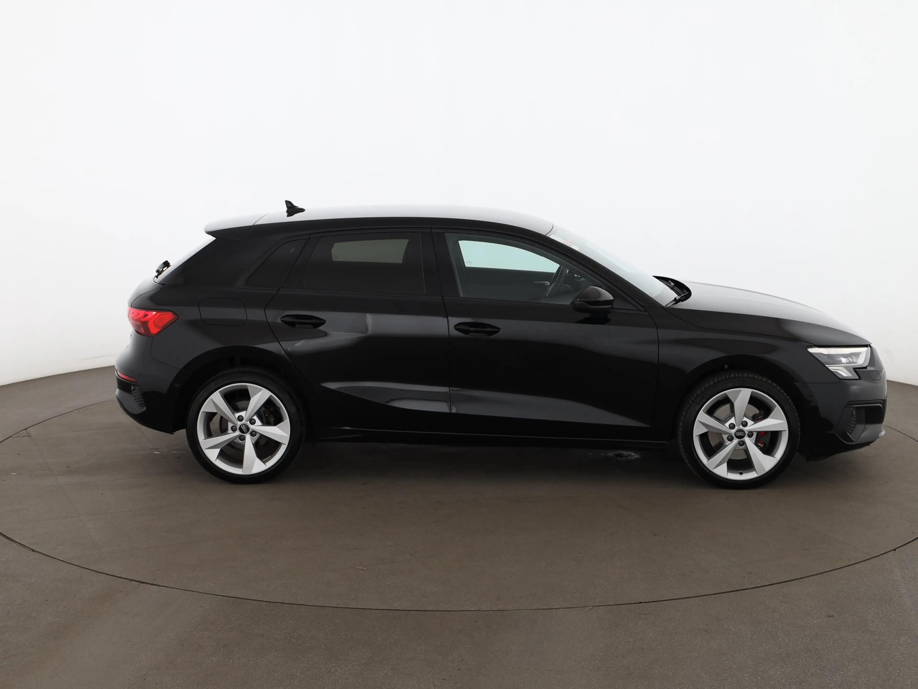 Audi A3 SB 40 TFSI e Aut LED NAVI SITZHZG ASSIST PDC — photo 4