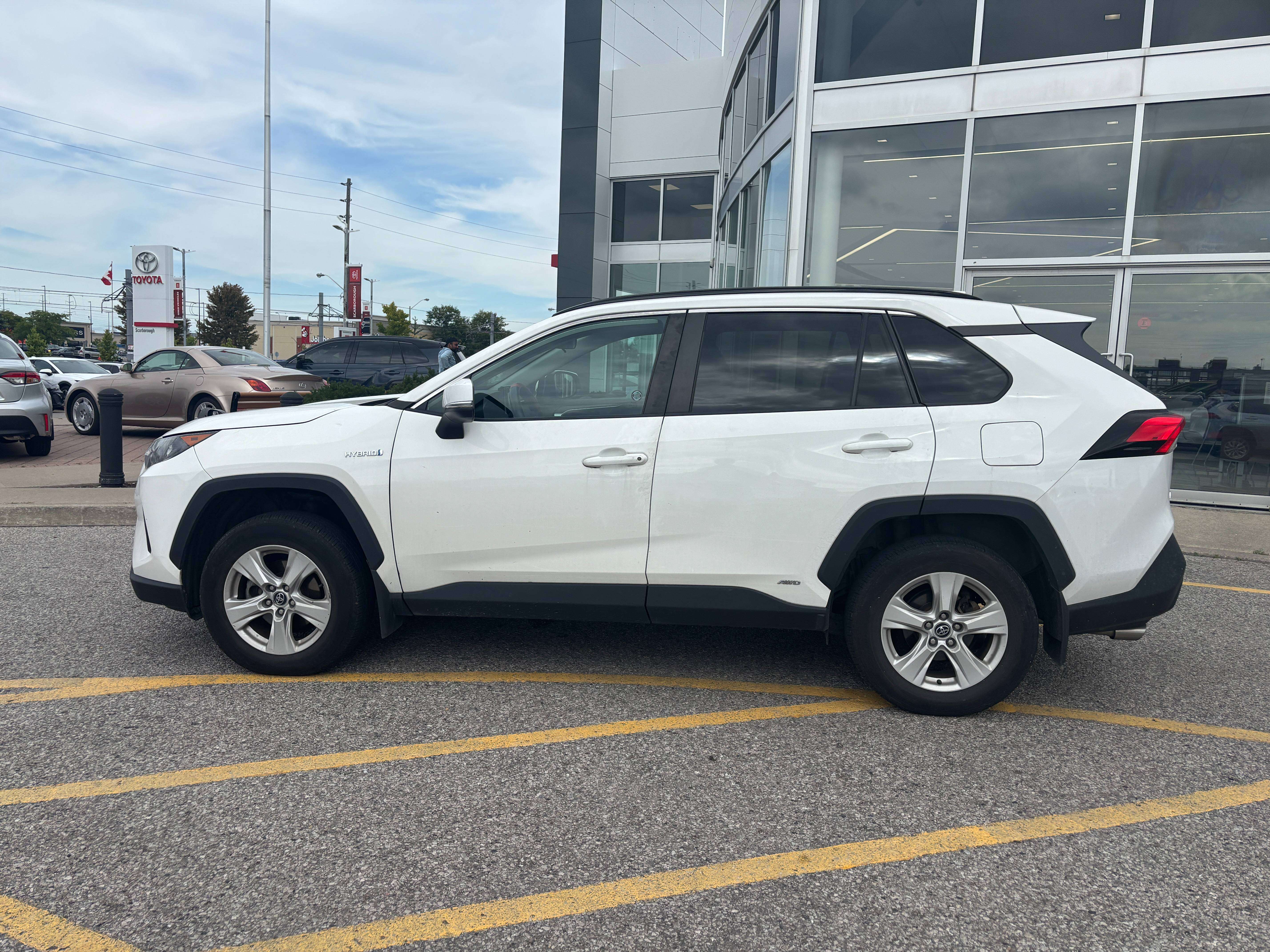 used 2020 Toyota RAV4 car, priced at $27,995