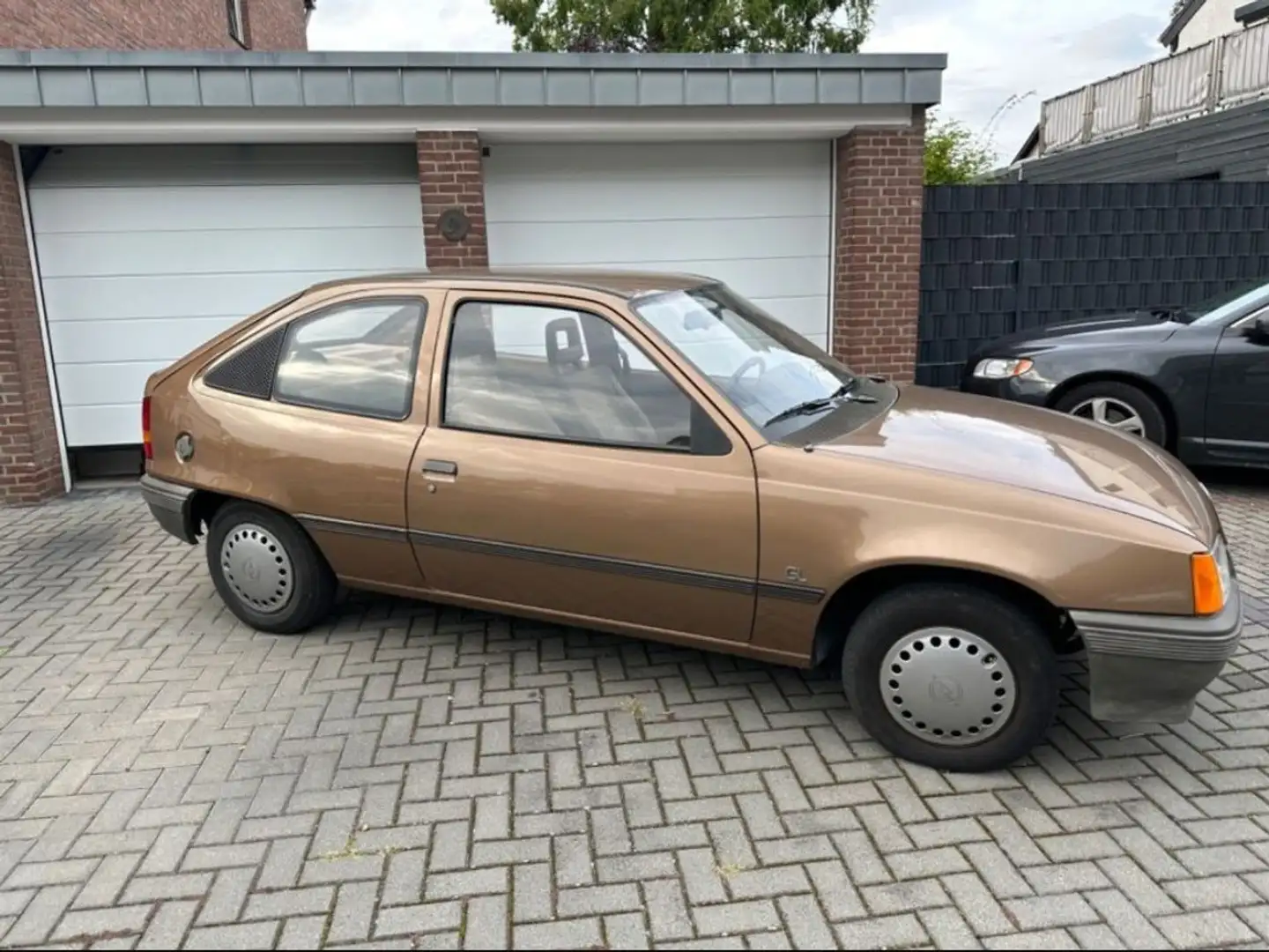 Opel Kadett e GL Bronze - 1