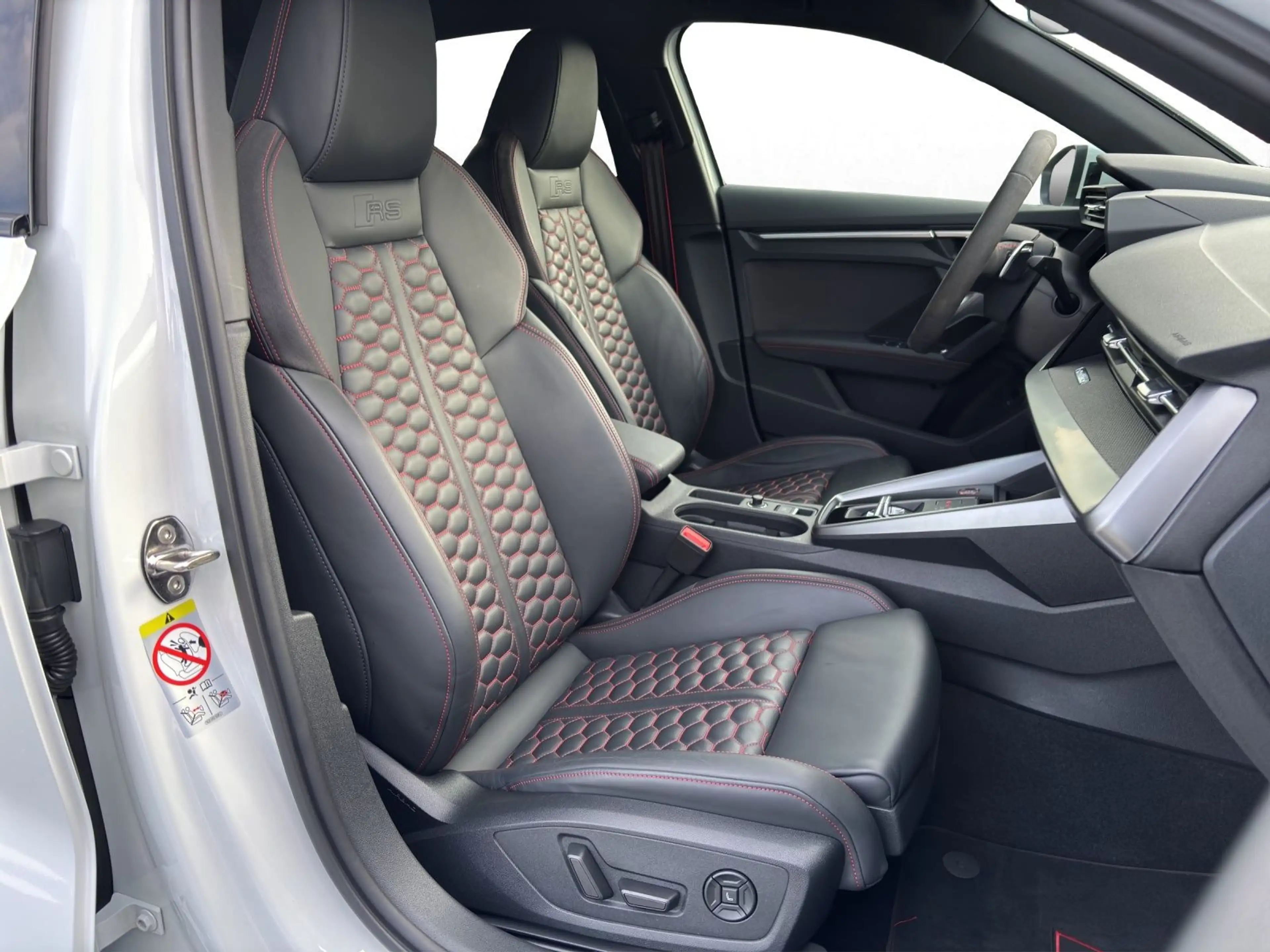 Audi RS3 *MATRIX*KERAMIK*RS-ABGAS*290 KM/H — photo 4