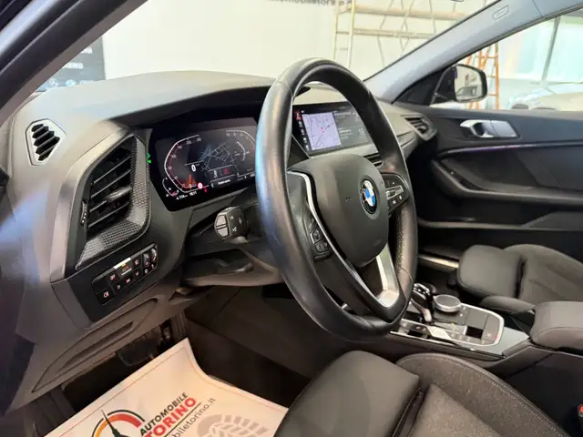 BMW 1 Series view 14