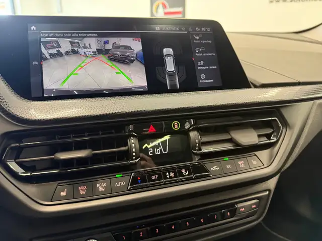 BMW 1 Series view 17