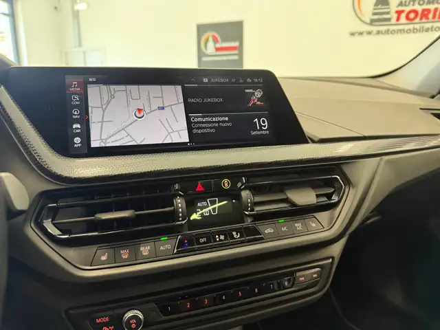 BMW 1 Series view 16