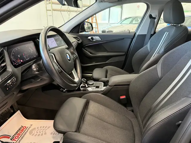 BMW 1 Series view 12