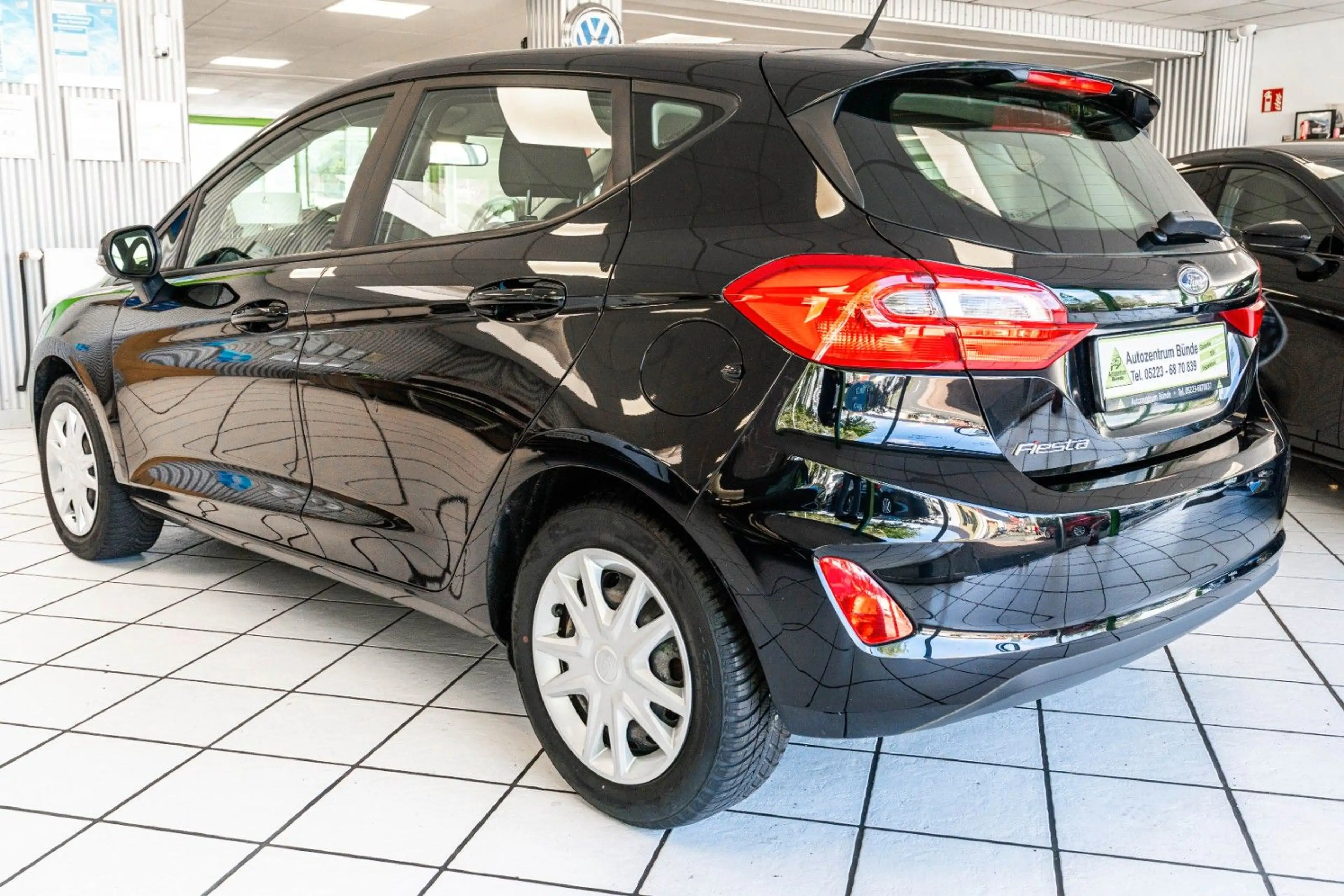 Ford Fiesta 1.1 Benzin 71 PS 1.Hand Klima Sitzheizung — photo 11