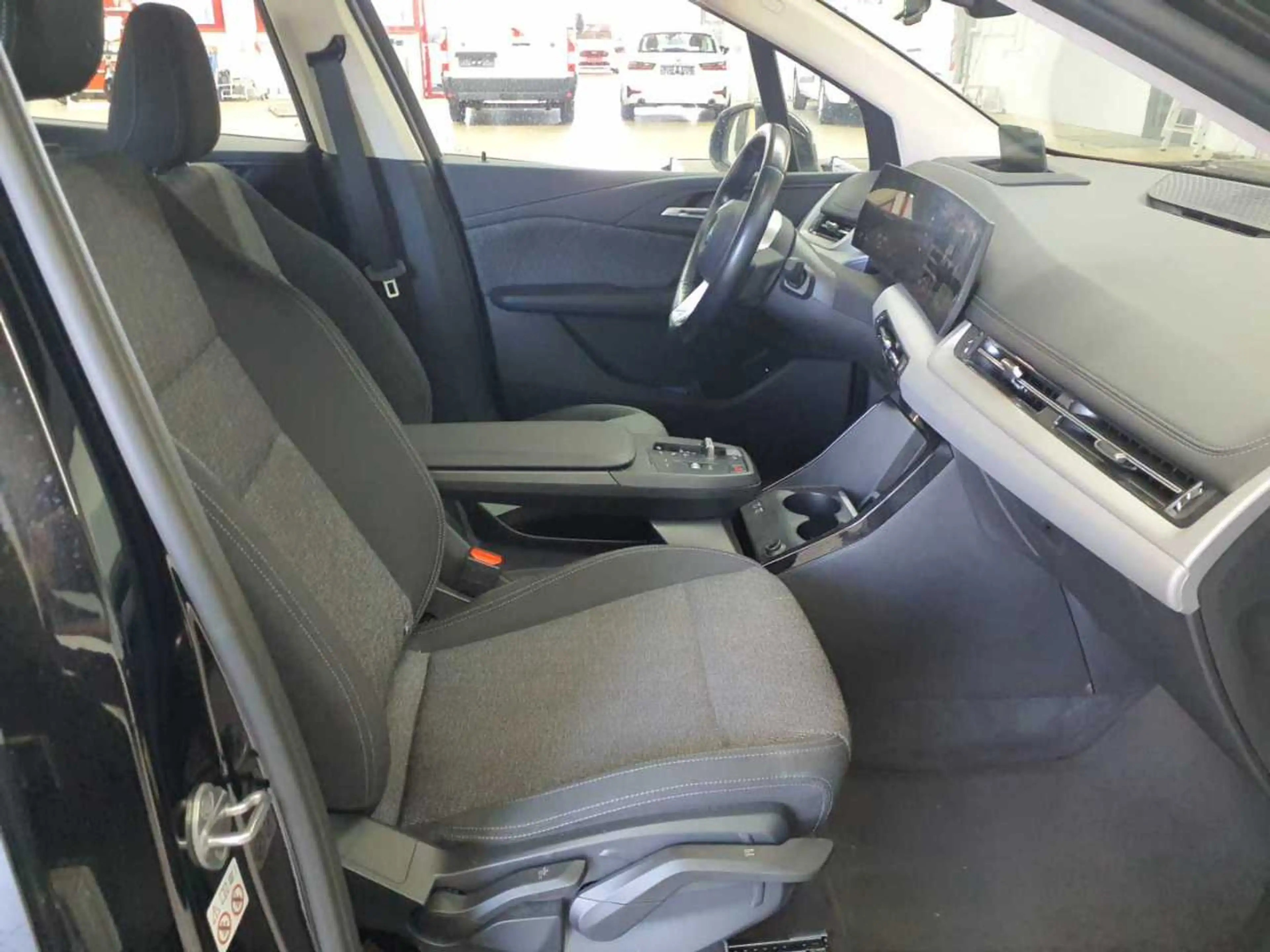 BMW 223 223i Active Tourer Aut. Head-Up Cockpit pro — photo 7