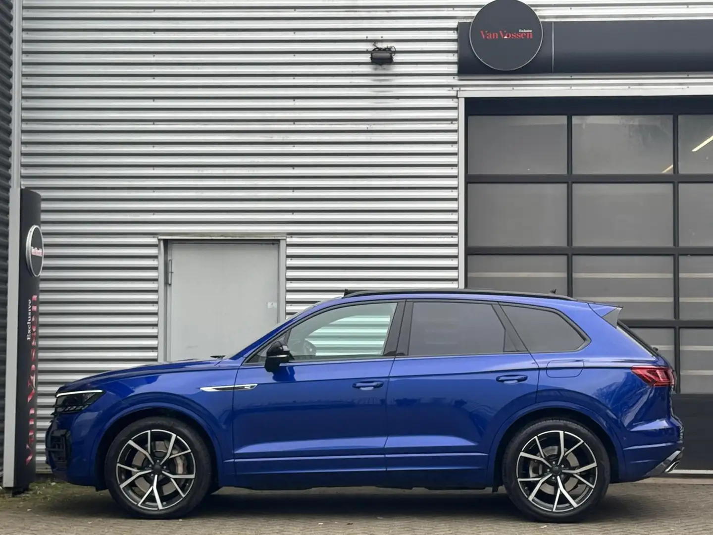 Volkswagen Touareg 3.0 TSi eHybrid 4MOTION R 462PK|Pano|Dynaudio|360C Blauw - 2