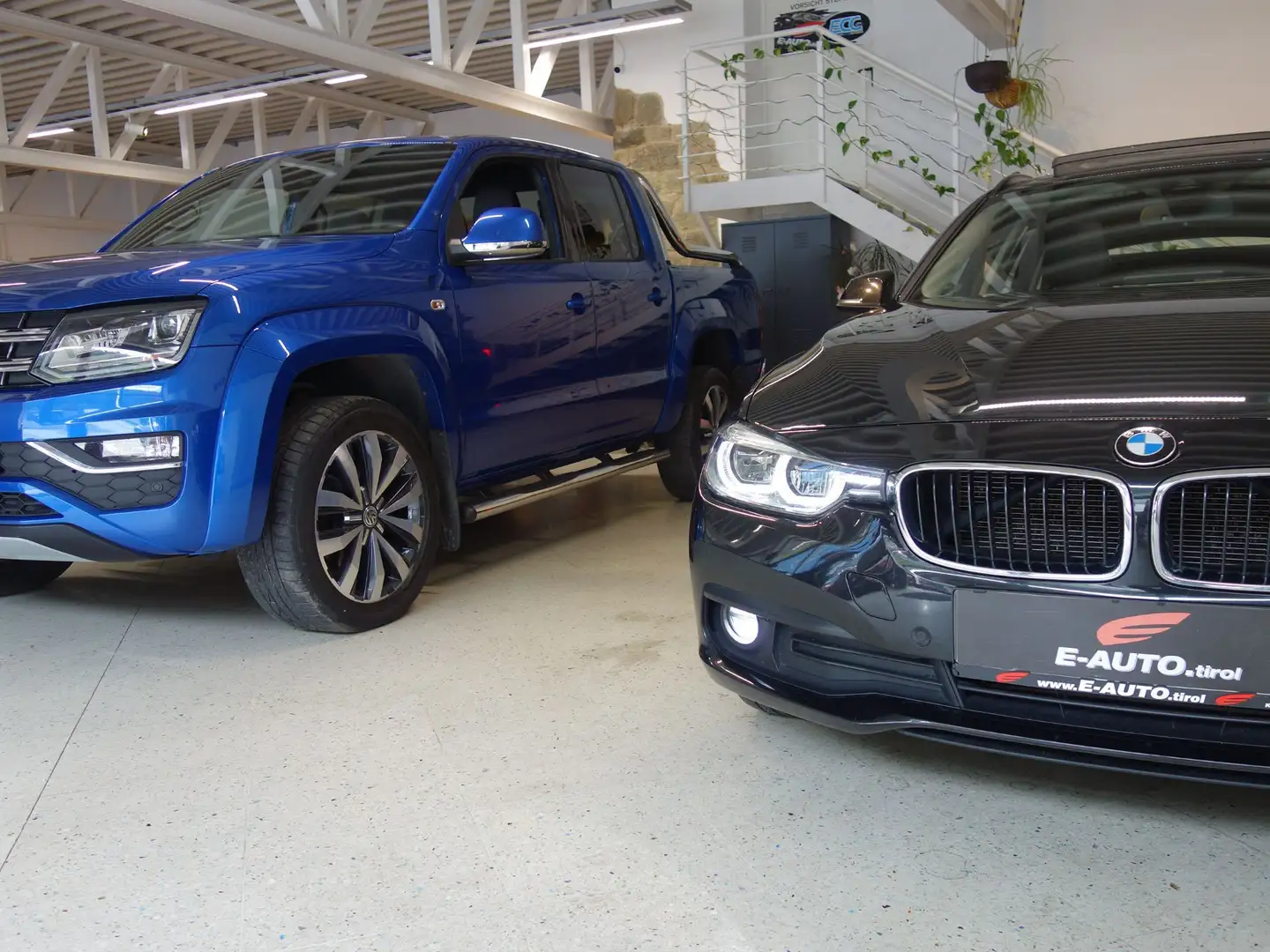 BMW 320 (F31)xDrive Aut. *PANO *APPLE CARPLAY *AHK *LED Schwarz - 2