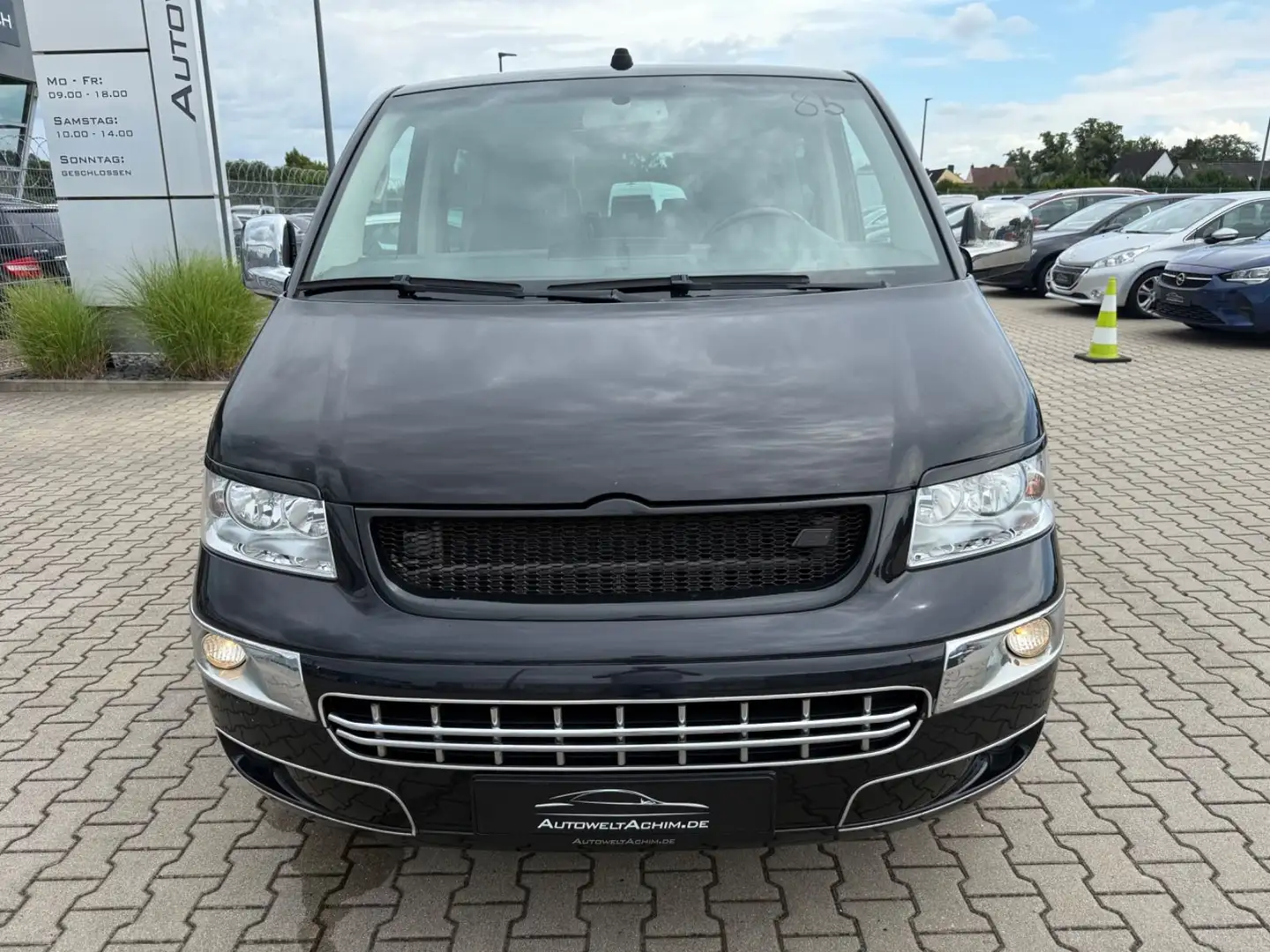 Volkswagen T5 Transporter Bus Multivan Highline Negro - 2