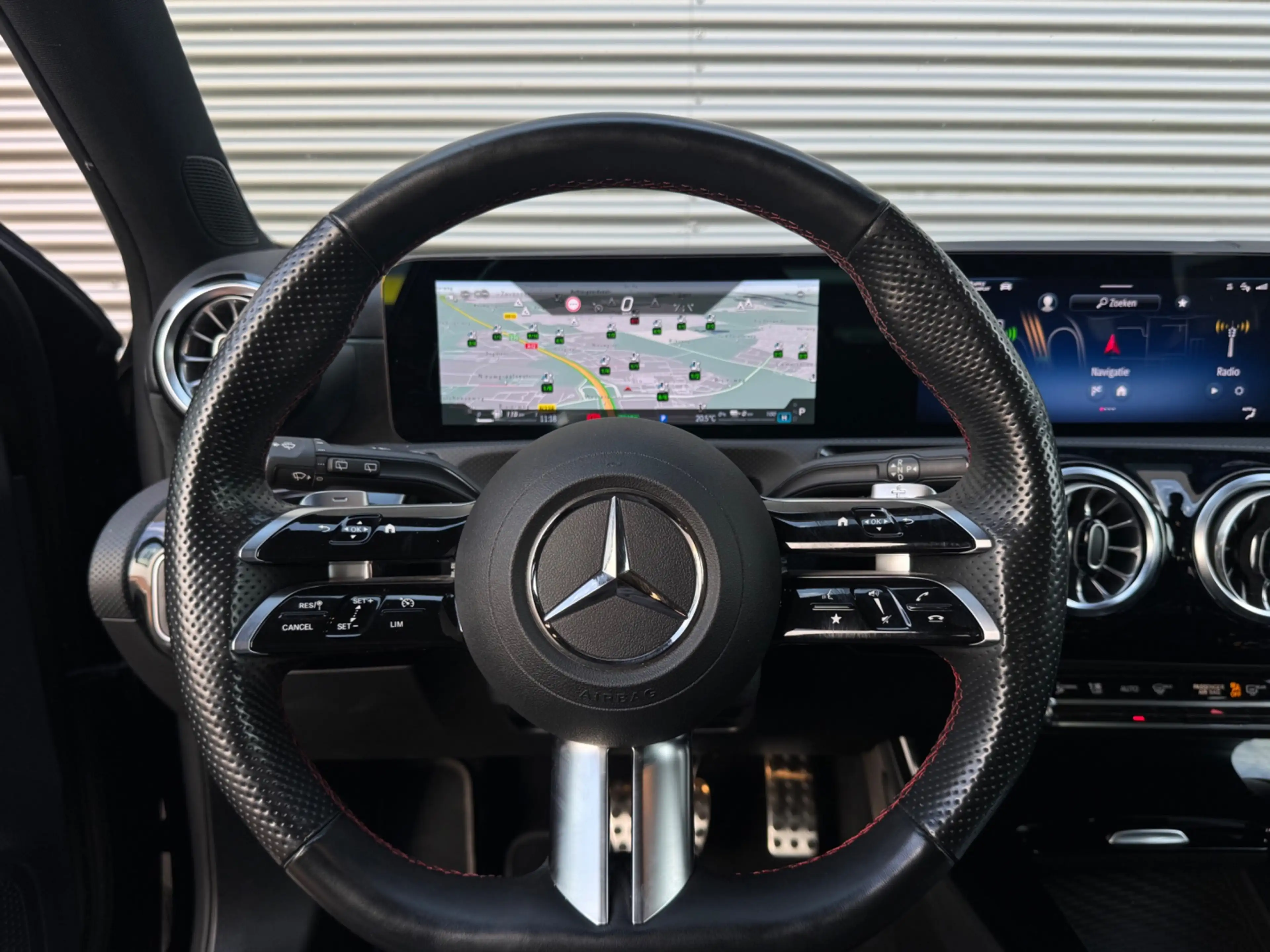 Mercedes-Benz A 250 250E AMG l SFEERLICHT/CAM/FACELIFT — photo 13