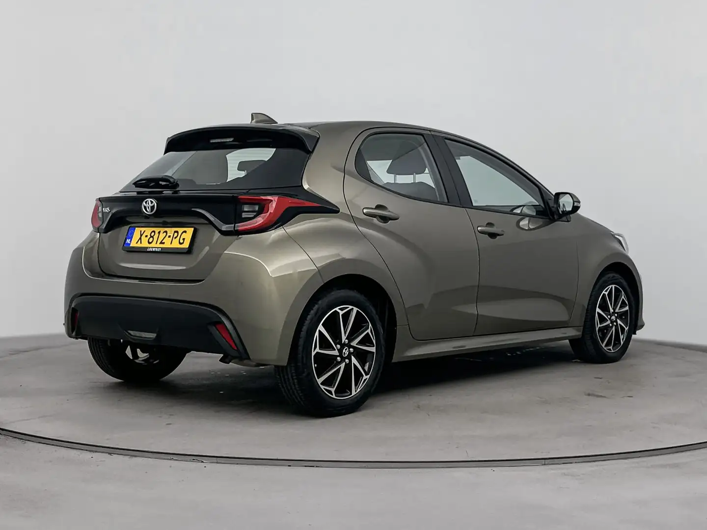 Toyota Yaris 1.5 VVT-i Dynamic | Airconditioning | Grootlichtas Vert - 2