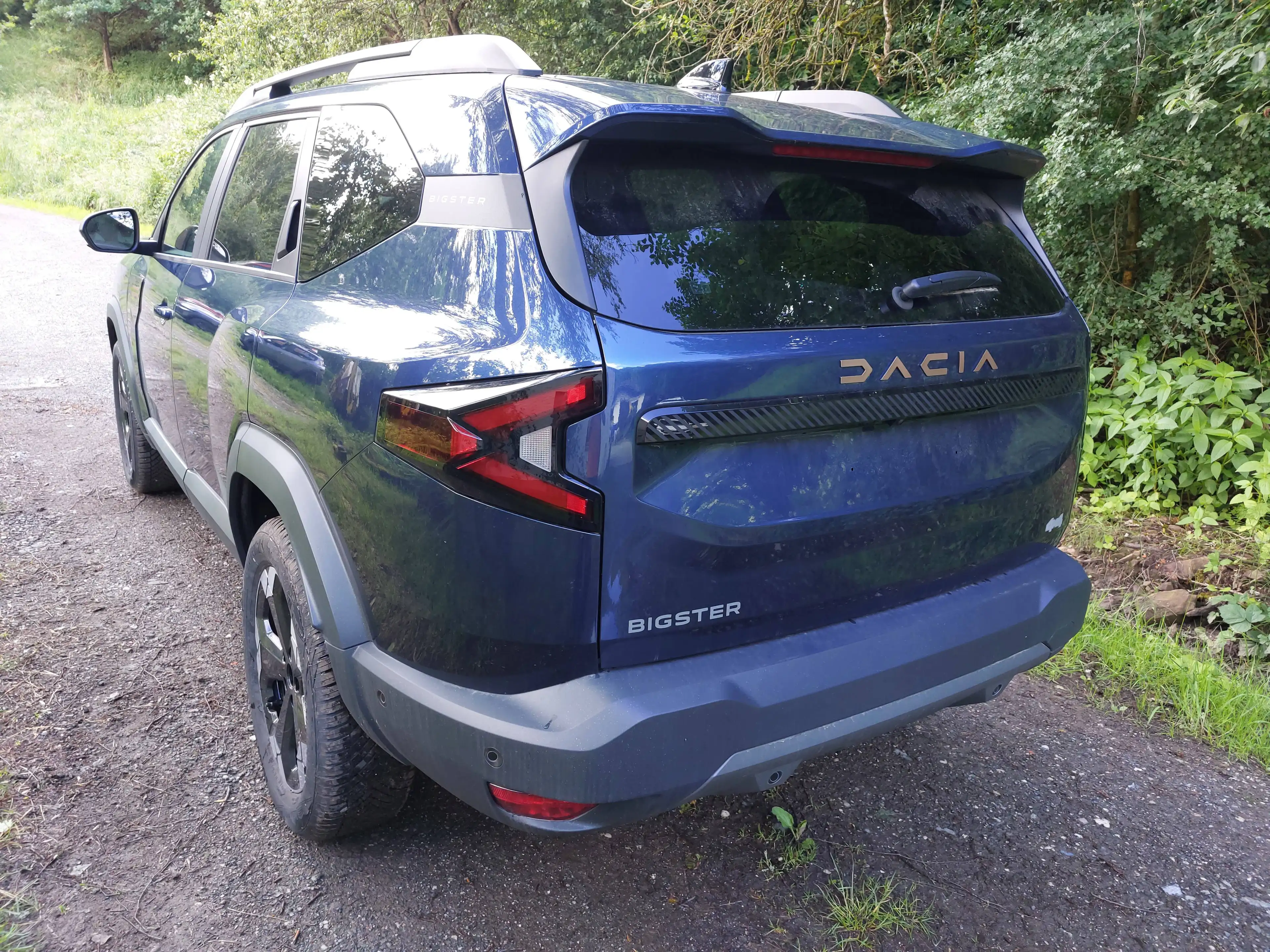 Dacia Bigster TCE130MH 4x4 Extreme Panoramadach SOFORT! Indigoblau Met. — photo 2