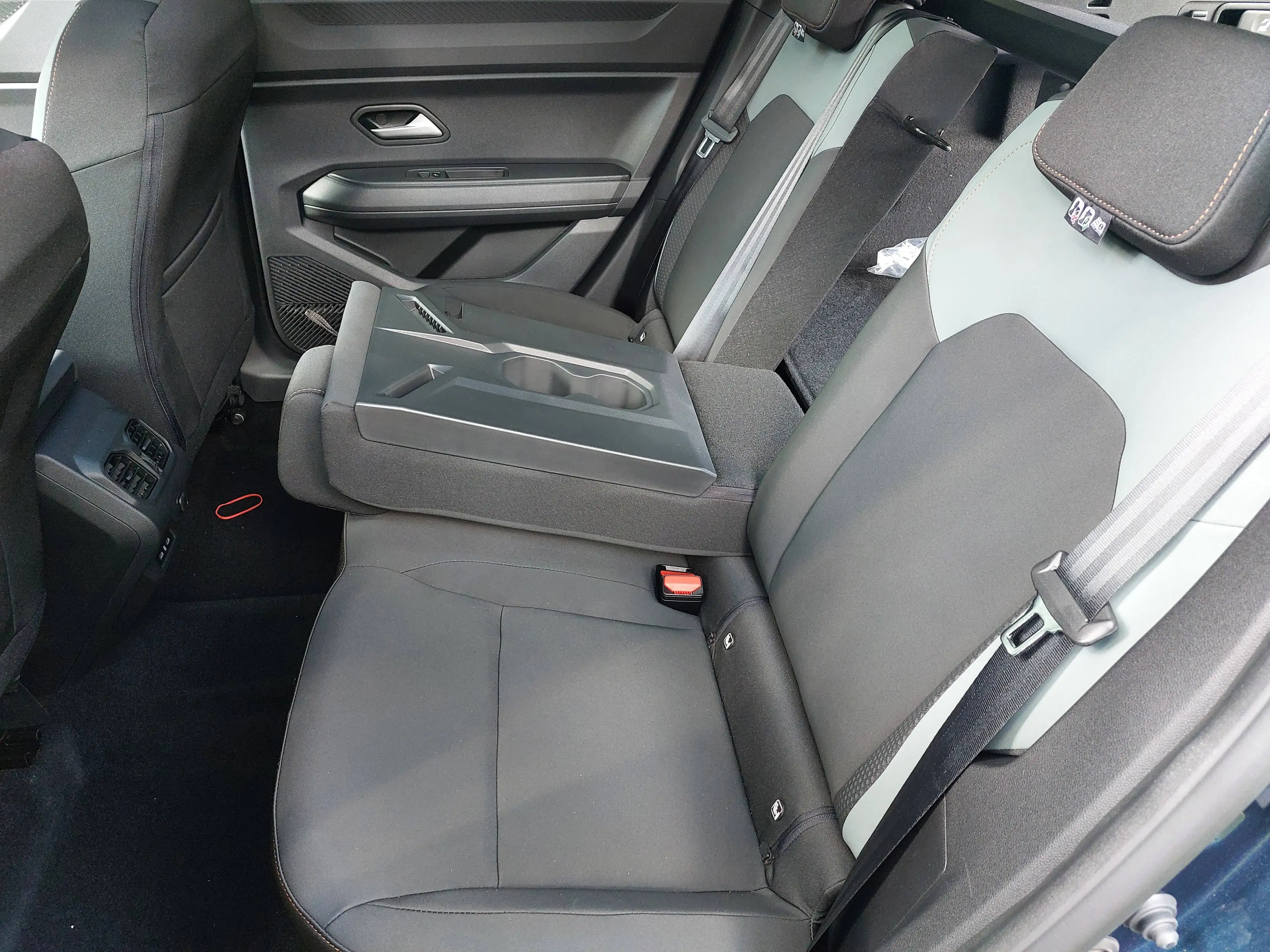 Dacia Bigster TCE130MH 4x4 Extreme Panoramadach SOFORT! Indigoblau Met. — photo 10