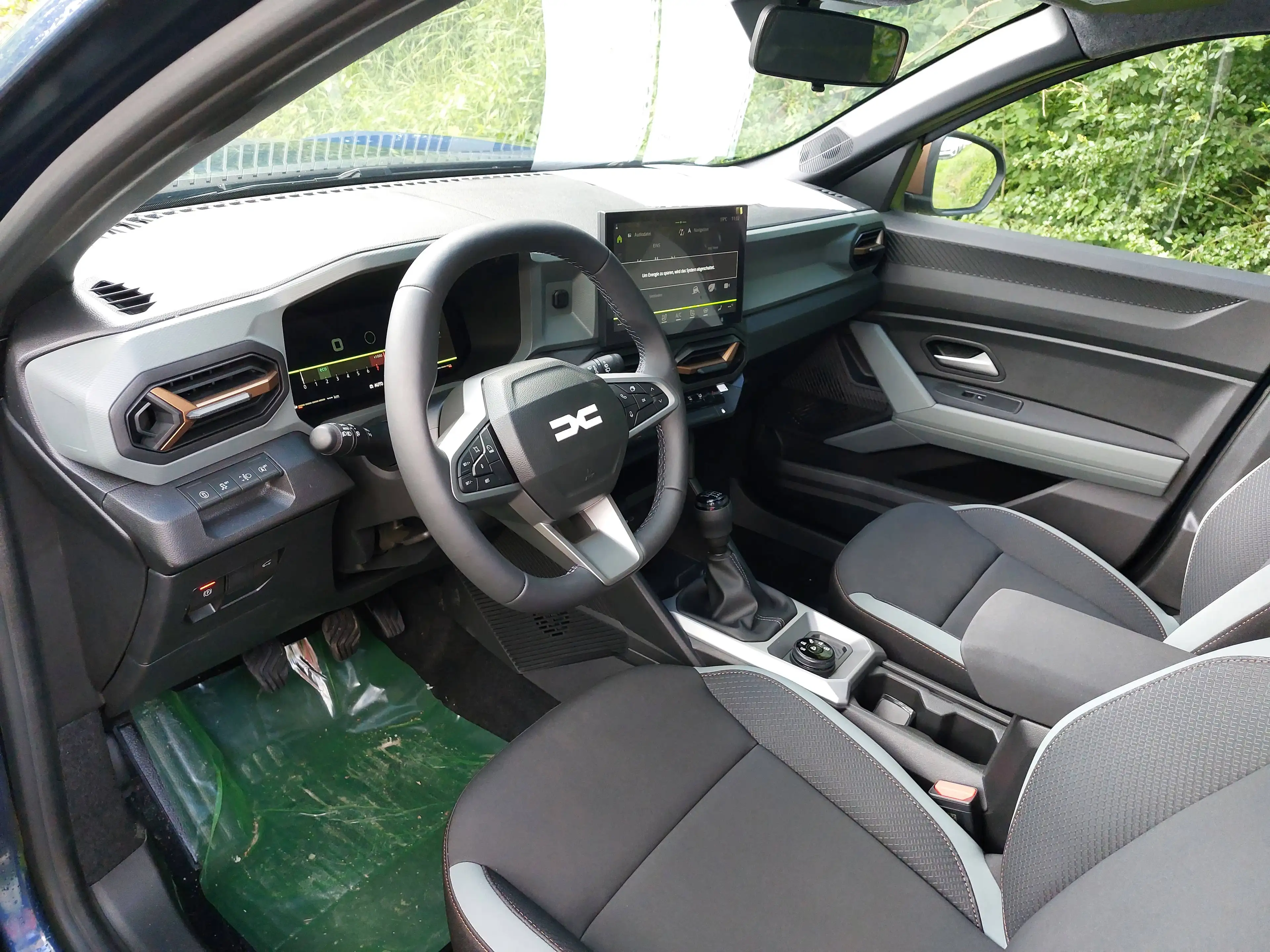 Dacia Bigster TCE130MH 4x4 Extreme Panoramadach SOFORT! Indigoblau Met. — photo 5