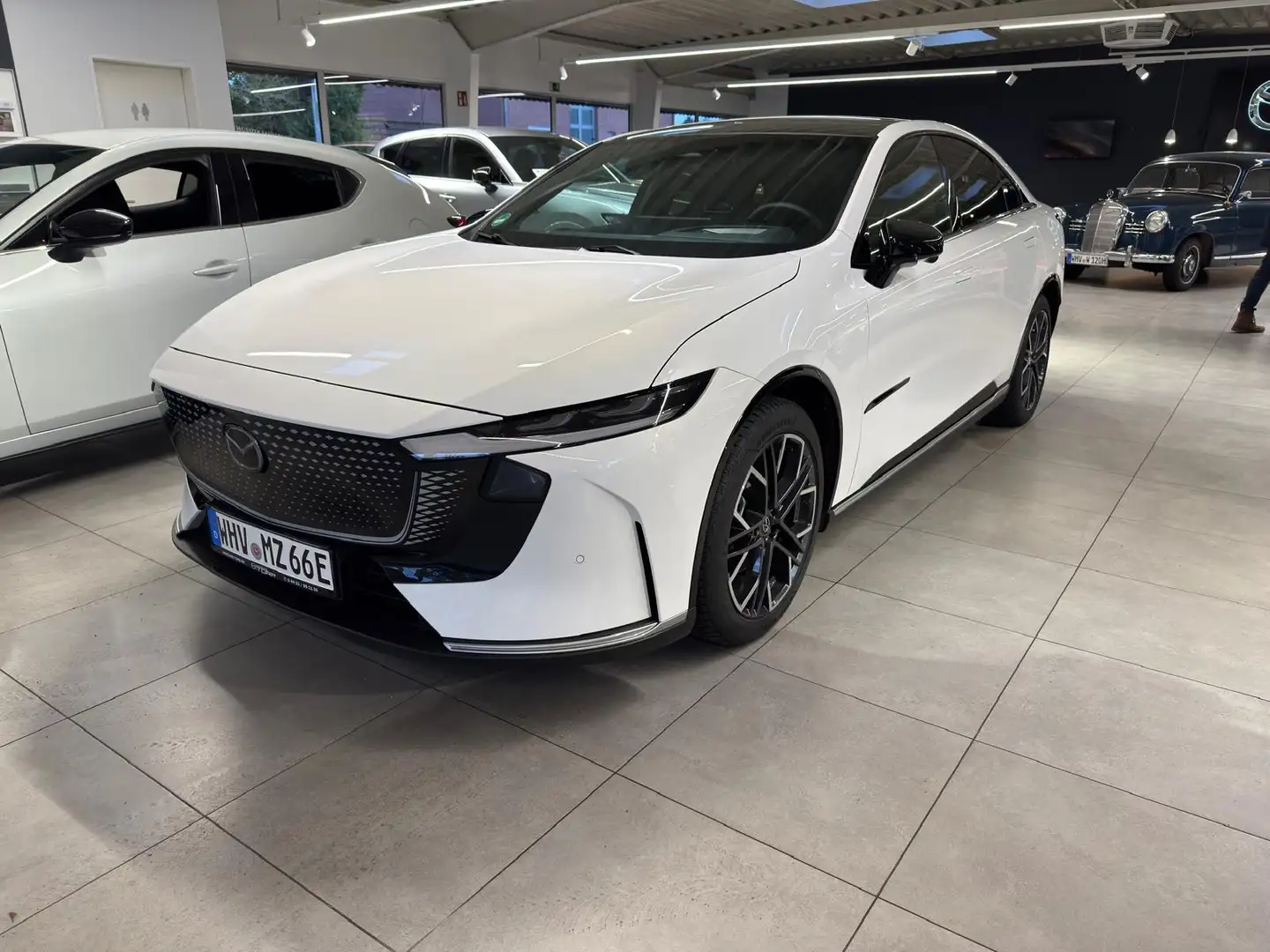 Mazda 6e 5HB EV 258ps 1AT RWD Takumi Weiß - 1