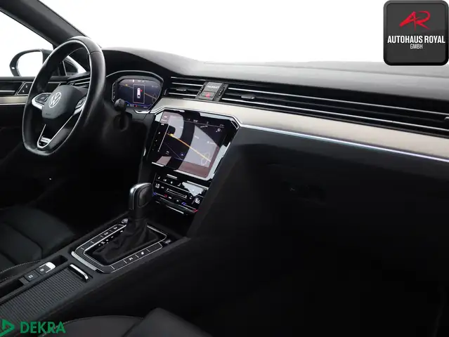 Volkswagen Passat view 10