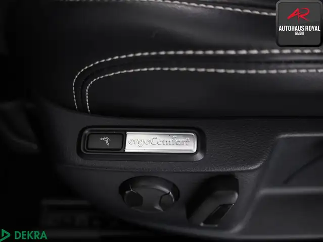 Volkswagen Passat view 12
