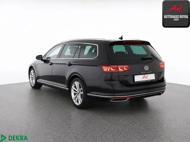 Volkswagen Passat view 3