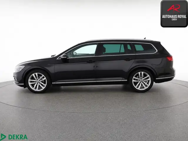 Volkswagen Passat view 2