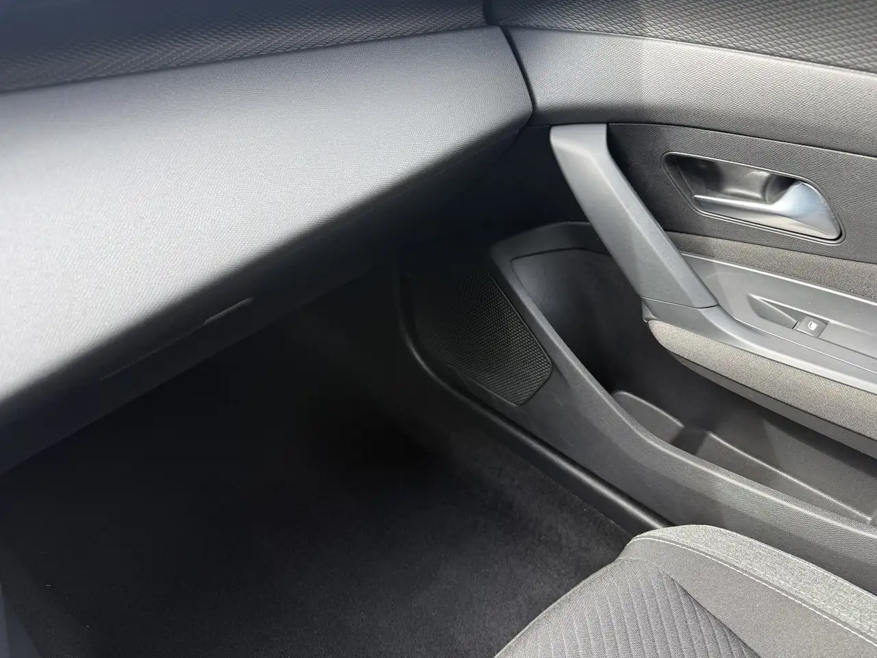 Peugeot 308 SW 1.6 HYbrid 180 Pack Business Aut., 18inch GT-li, миниатюра 22