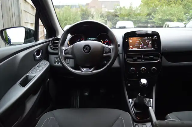 Renault Clio view 4
