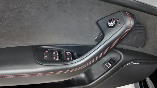 Audi A6 Avant view 15