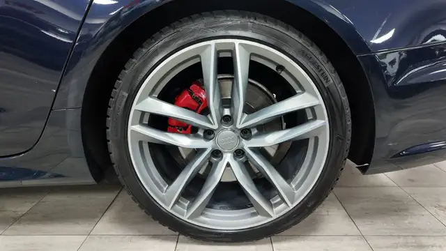 Audi A6 Avant view 12