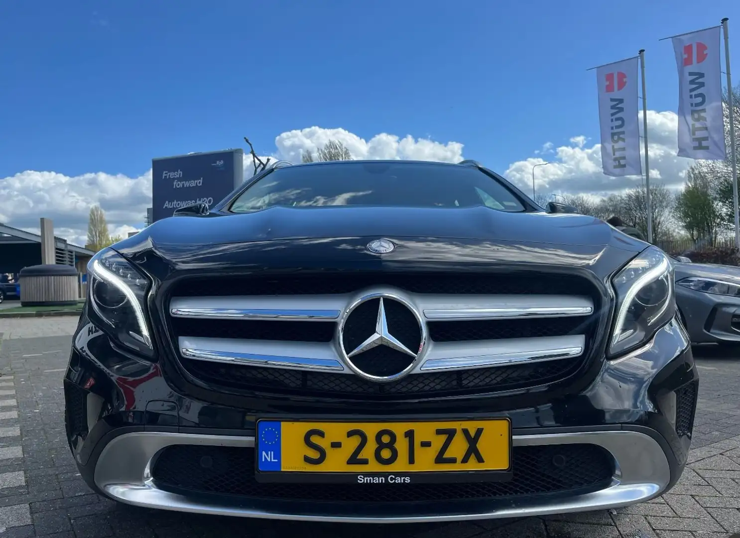 Mercedes-Benz GLA 180 GLA 180 Ambition Černá - 2