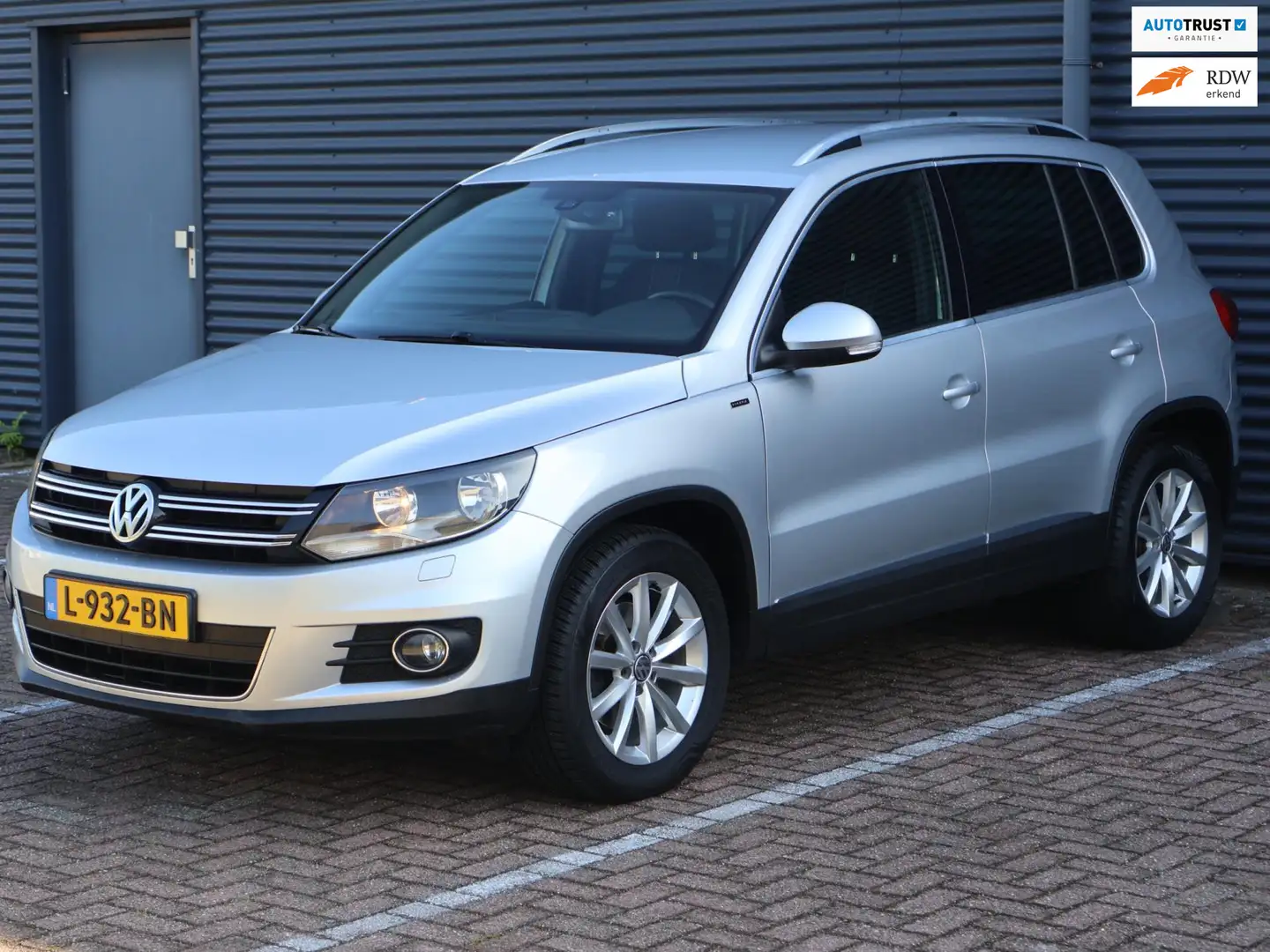 Volkswagen Tiguan 1.4 TSI Lounge Edition|Carplay|Cruise|Cam|Nav|Clim Grau - 1