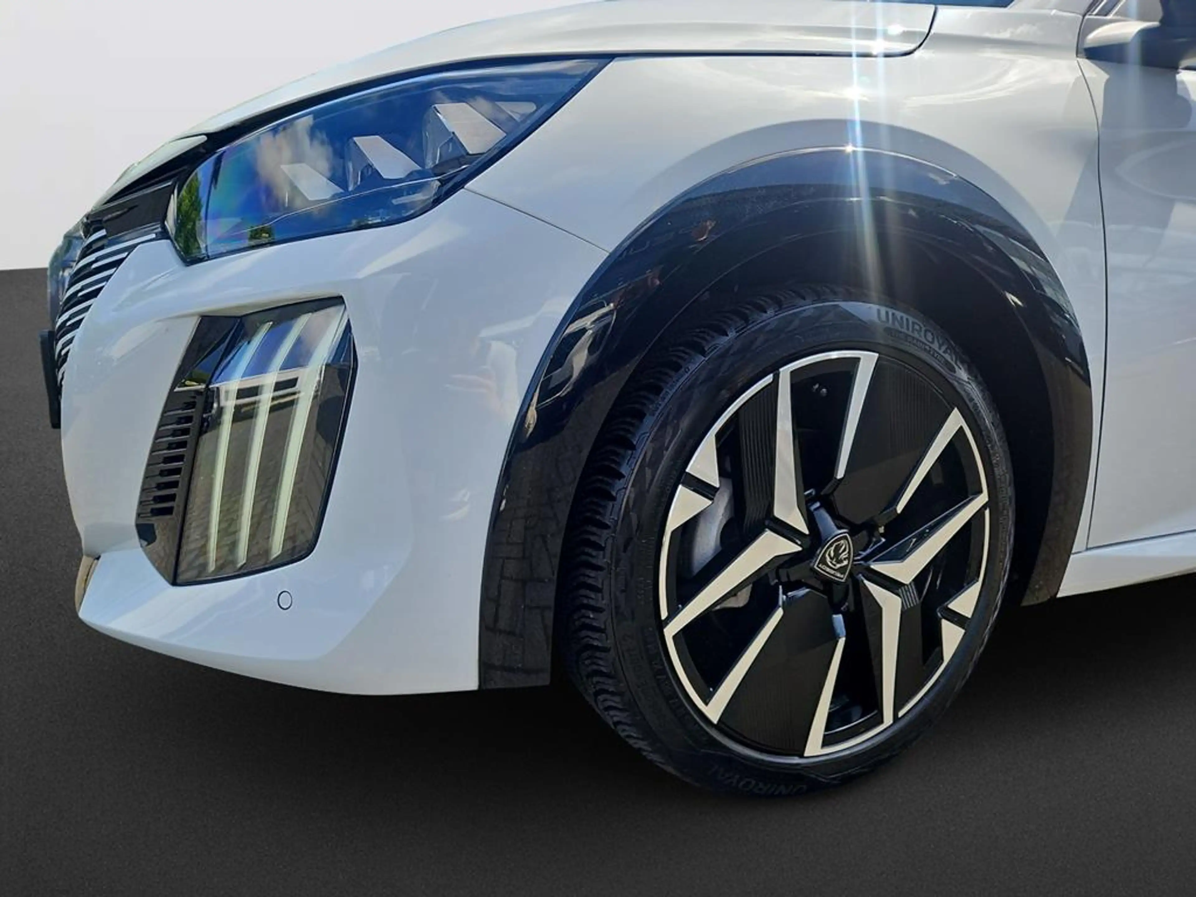 Peugeot 208 Neuer 208 GT HYBRID 100 e-DSC6 — photo 9