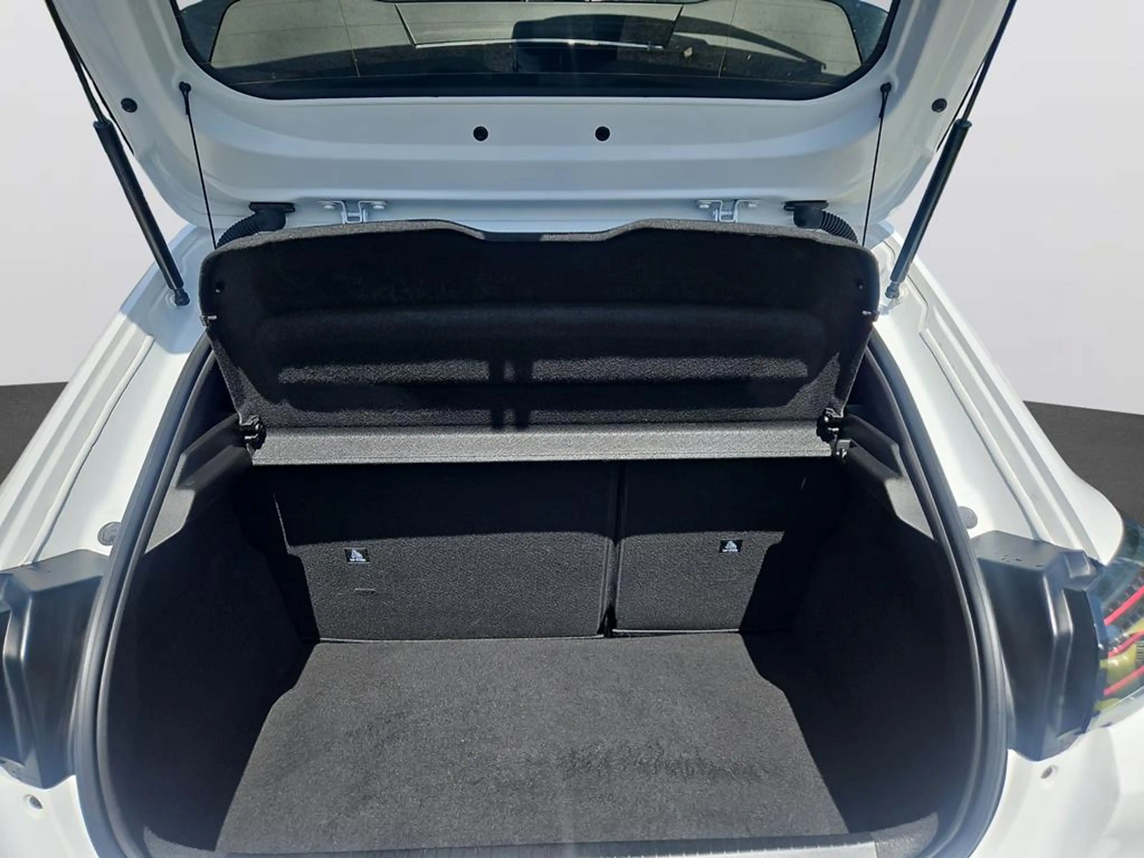 Peugeot 208 Neuer 208 GT HYBRID 100 e-DSC6 — photo 7