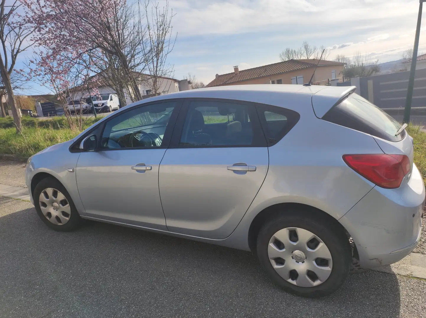 Opel Astra Gris - 1