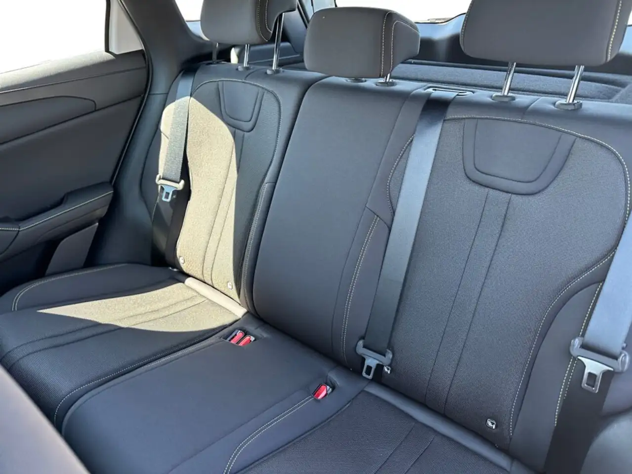 BYD Atto 2 DM-i 1.5 phev Active 165cv, миниатюра 14
