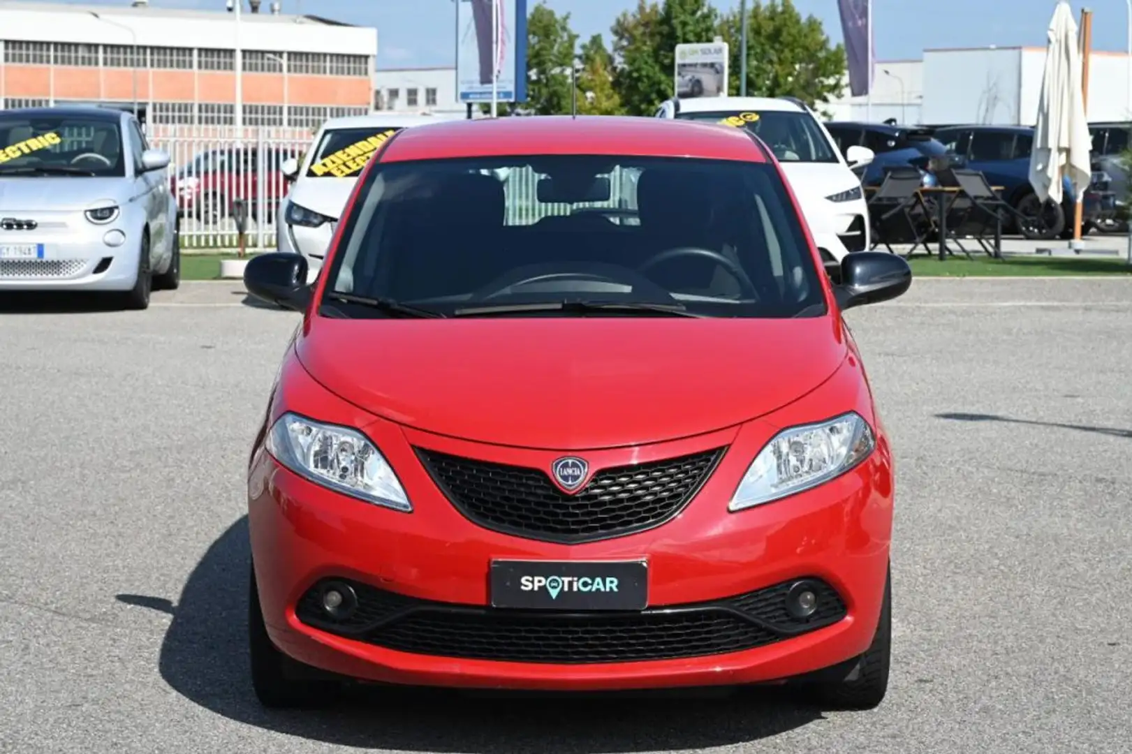 Lancia Ypsilon 1.0 FireFly 5 porte S&S Hybrid Ecochic Silver Rood - 2