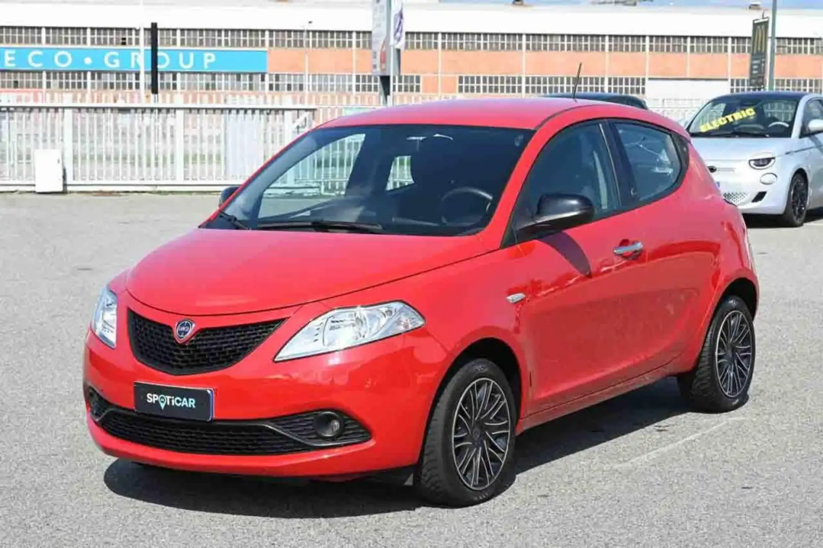 Lancia Ypsilon 1.0 FireFly 5 porte S&S Hybrid Ecochic Silver Rood - 1