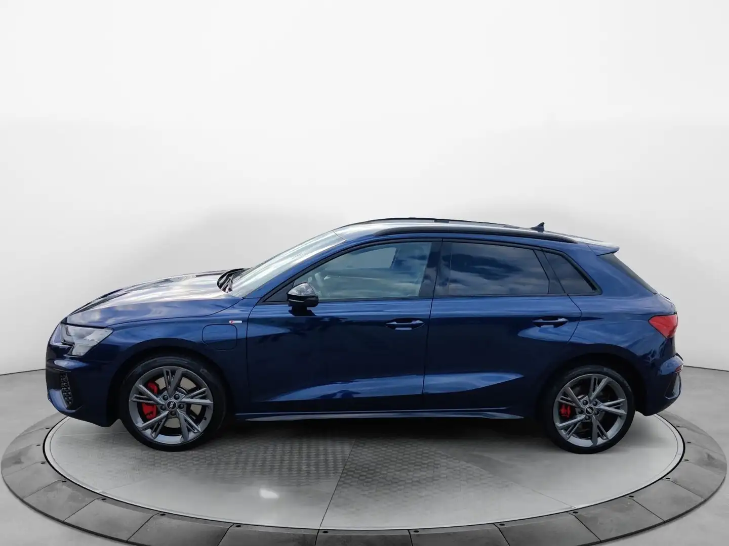 Audi A3 Sportback 45 TFSI e S-Tronic S-Line 2x, ACC, Blau - 2