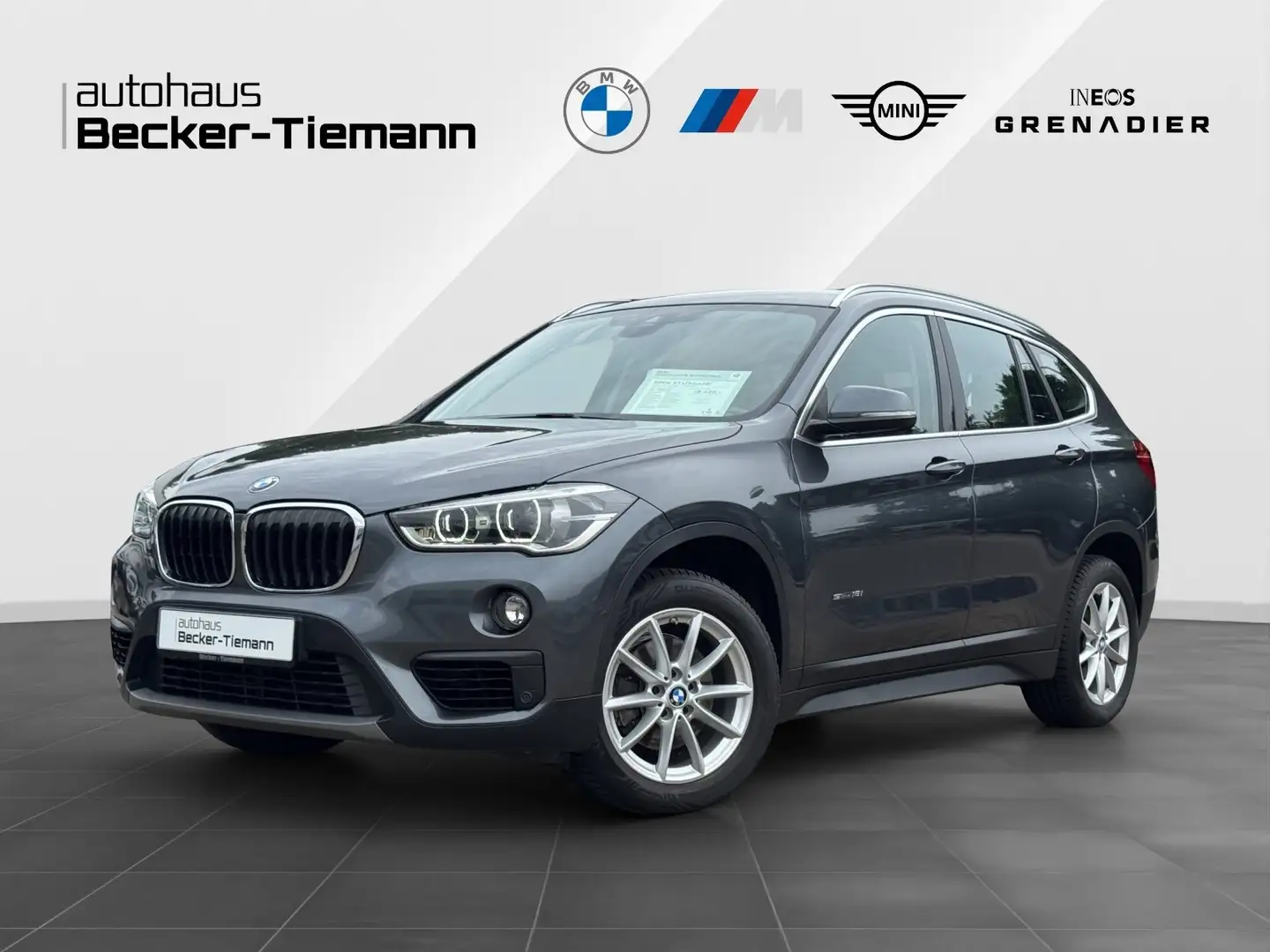 BMW X1 sDrive18i Advantage | AHK | Kamera | LED | Navi | Grijs - 1
