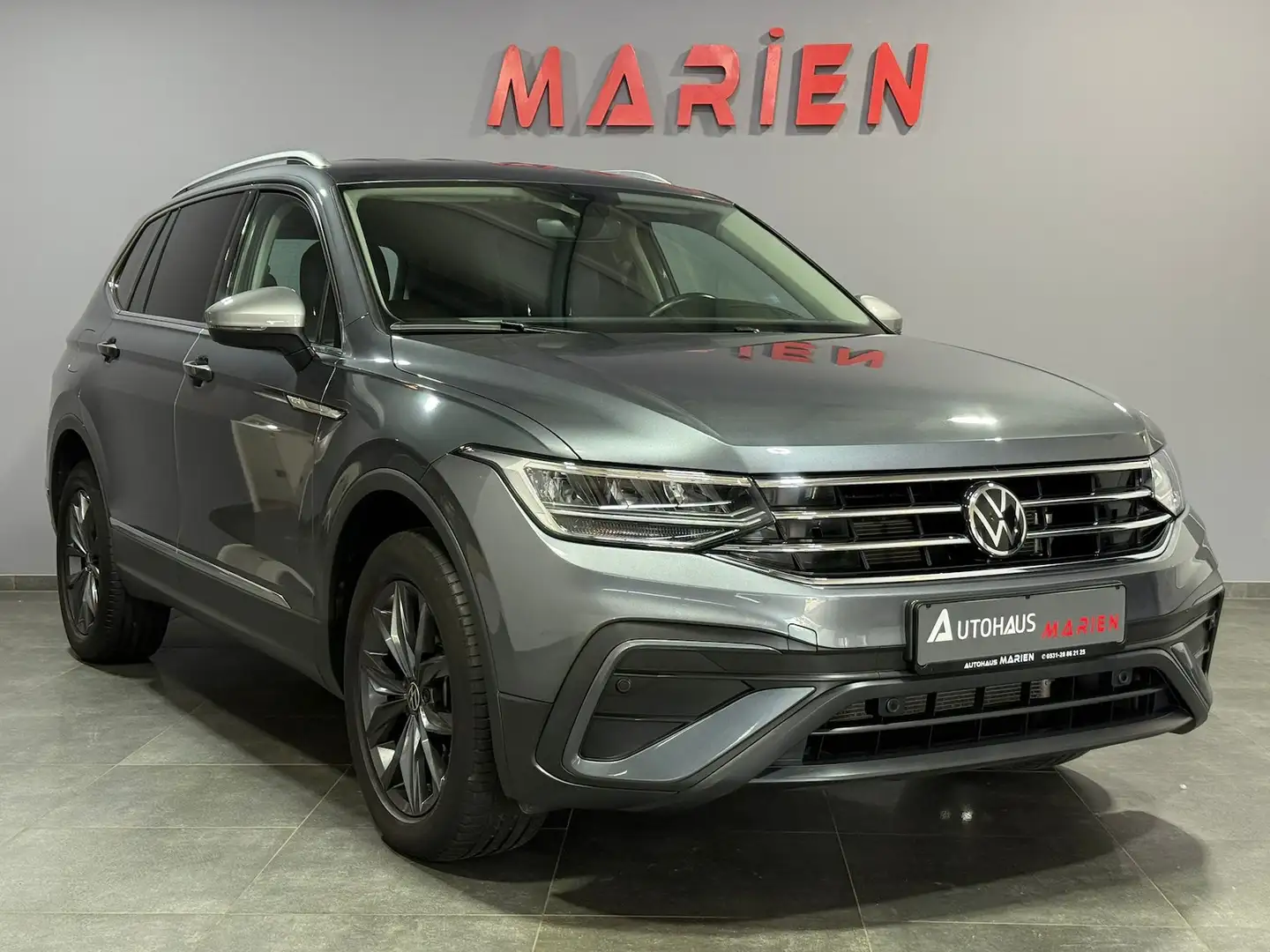 Volkswagen Tiguan Allspace 2.0 TSI DSG*4M*7 SITZER*VIRTUAL Grau - 2