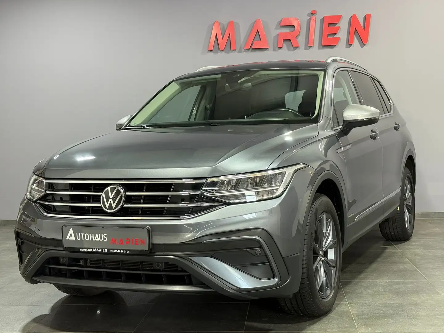 Volkswagen Tiguan Allspace 2.0 TSI DSG*4M*7 SITZER*VIRTUAL Grau - 1