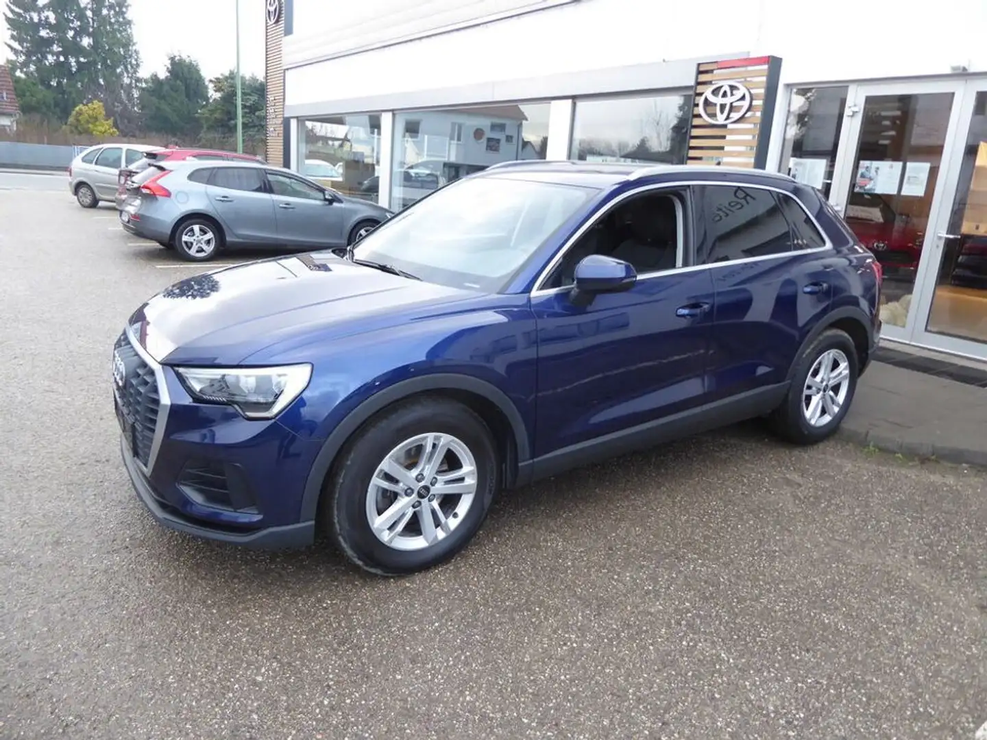 Audi Q3 35 TDI S-tronic *LED*PANO*AHK*SHZ* Blau - 2