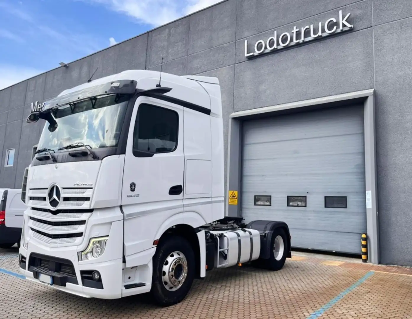 Mercedes-Benz Actros 1845 LS Blanc - 1