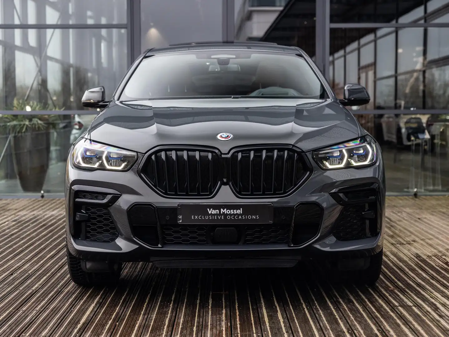 BMW X6 M50i High Executive | NL GELEVERDE AUTO | 1E EIGEN Grijs - 2