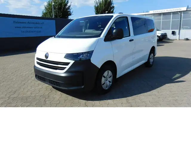 Volkswagen Caravelle view 5
