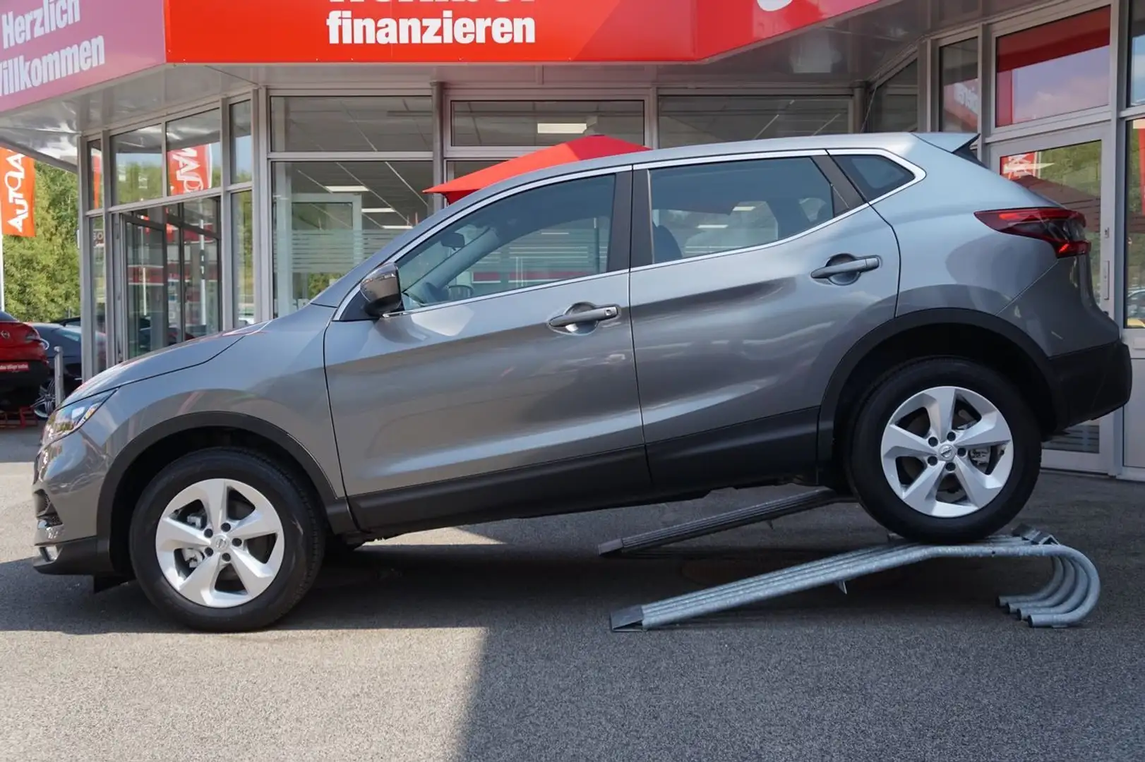Nissan Qashqai 1.2 DIG-T Tempomat Sitzheizung PDC USB Grijs - 2