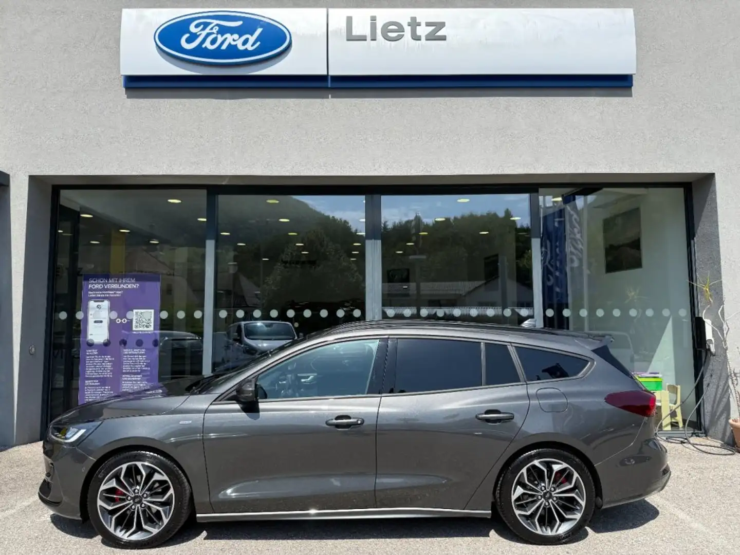 Ford Focus ST LINE X Traveller 1,5EcoBlue Grau - 1
