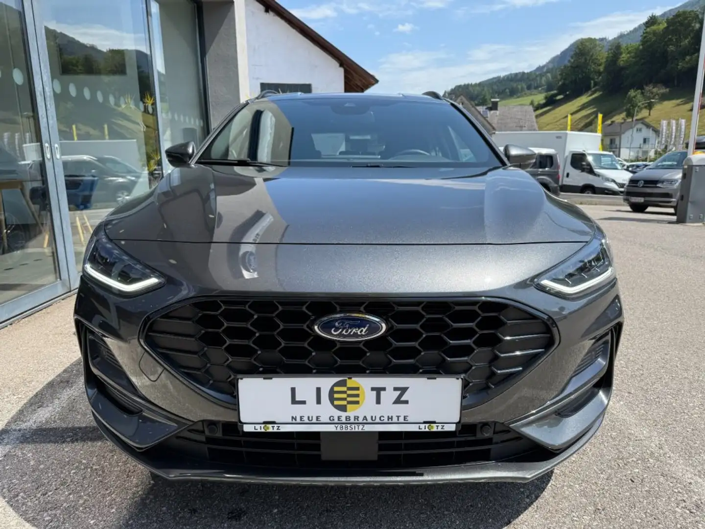 Ford Focus ST LINE X Traveller 1,5EcoBlue Grau - 2