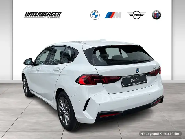 BMW 1 Series view 4