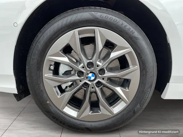 BMW 1 Series view 6