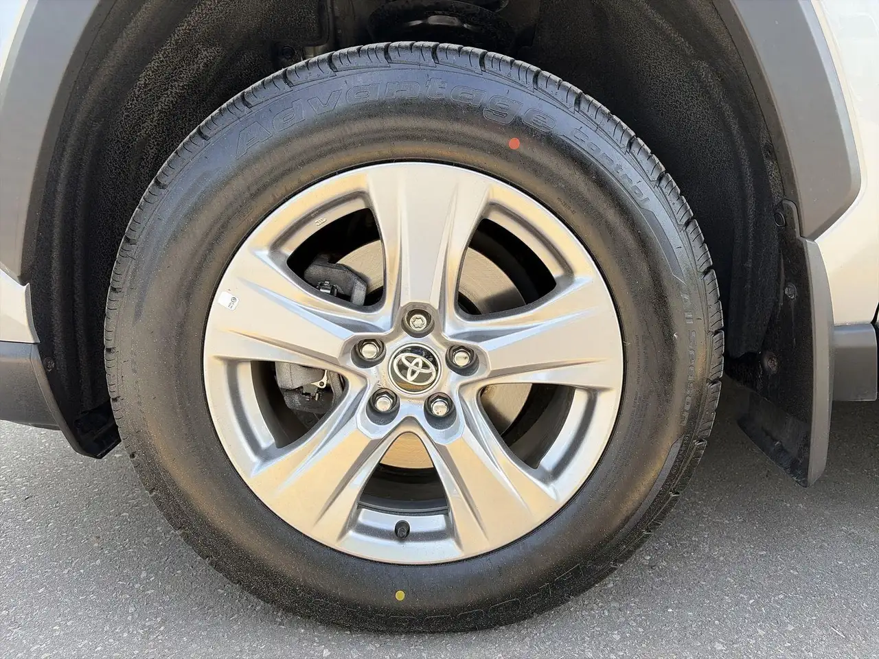 Toyota RAV 4 снимка Toyota RAV 4
