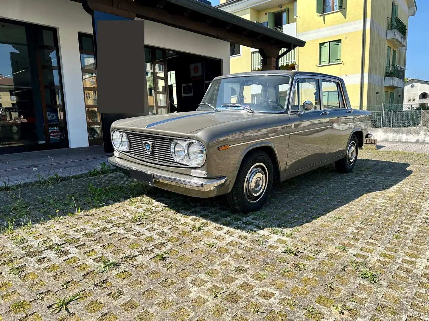 Lancia Fulvia Grey - 1